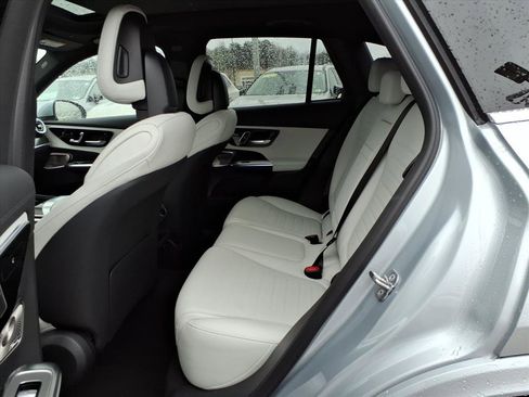 Used 2026 Mercedes-Benz GLC 300 4MATIC image 12