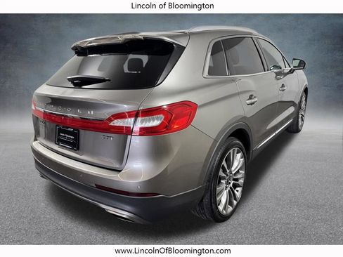 Used 2017 Lincoln MKX Reserve w/ Driver Assistance Package FWD image 5