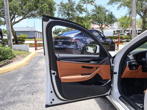 Used 2023 BMW 530e w/ Convenience Package RWD image 22