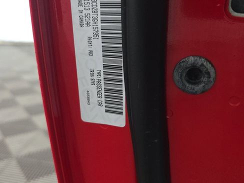 Used 2016 Dodge Challenger R/T image 14