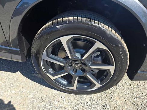 New 2025 Audi Q3 2.0T Premium Plus image 9