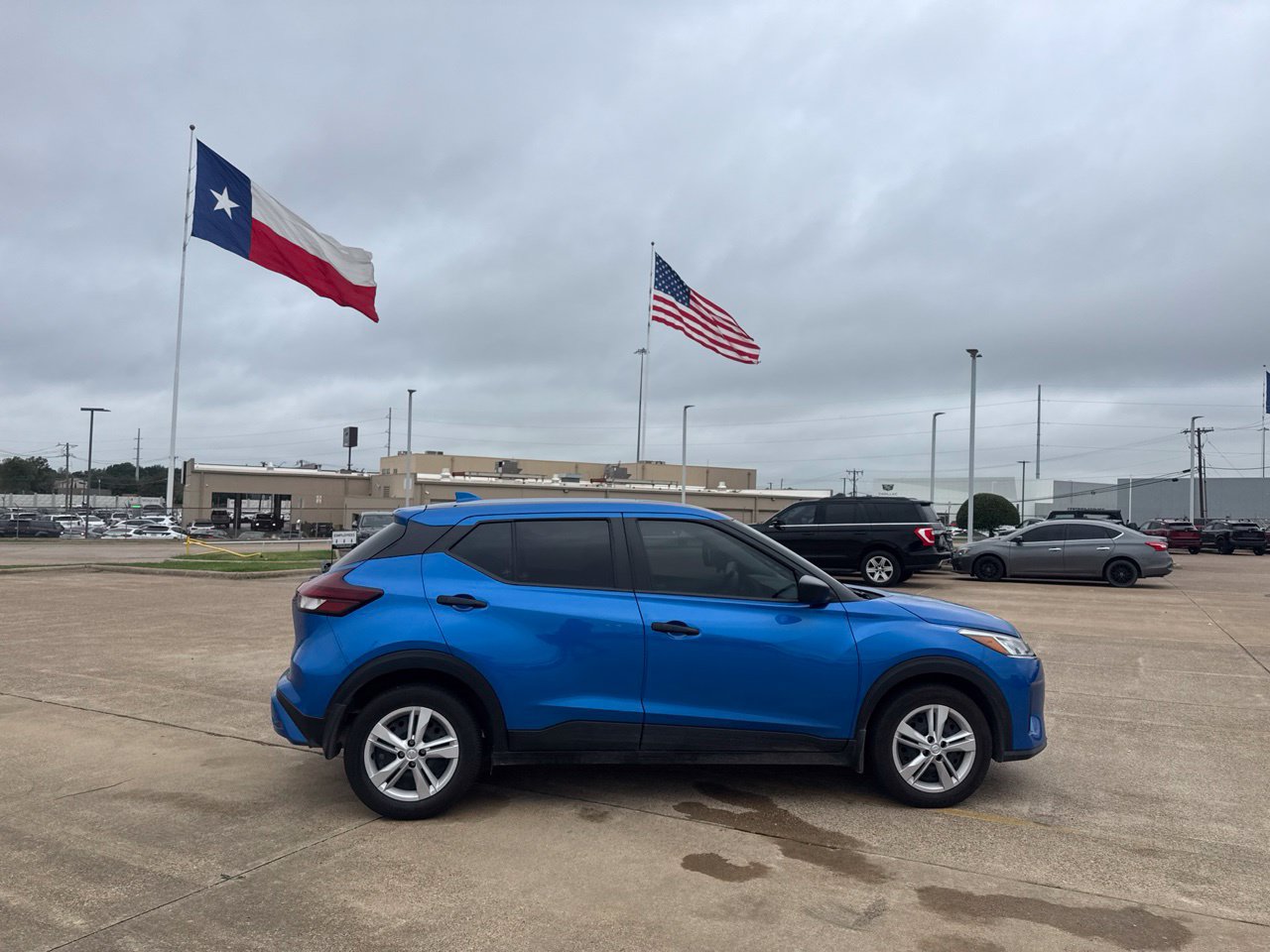 Used 2025 Nissan Kicks Play S FWD image 32