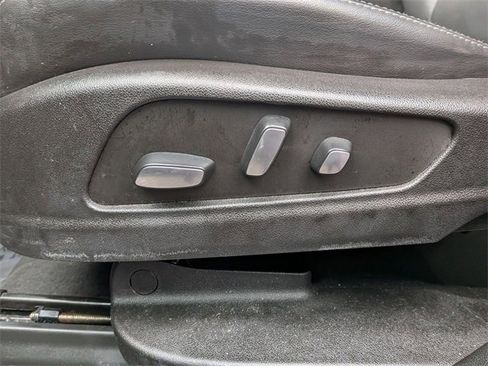 Used 2023 Cadillac XT5 Premium Luxury image 14