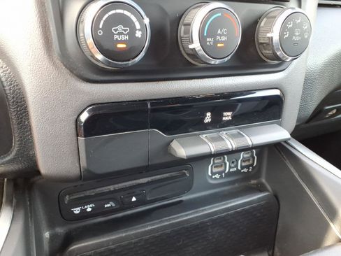 Used 2019 RAM 1500 Big Horn AWD/4WD image 17