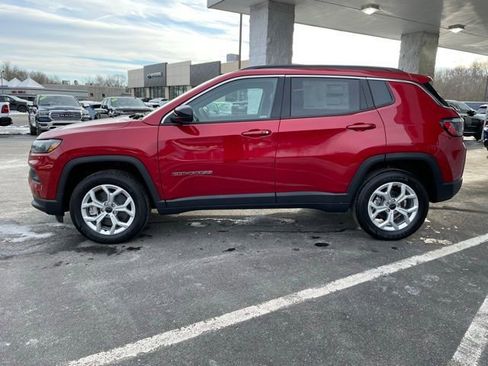 New 2026 Jeep Compass Latitude image 8