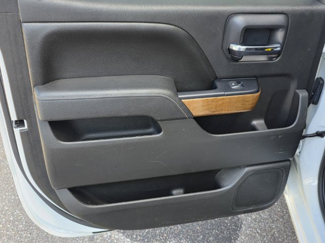 Used 2015 Chevrolet Silverado 1500 LTZ w/ LTZ Plus Package AWD/4WD image 29