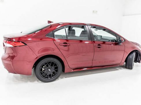 Used 2022 Toyota Corolla LE image 10