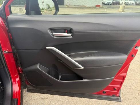 Used 2022 Toyota Corolla Cross XLE w/ Black Badges Package (TMS) image 23