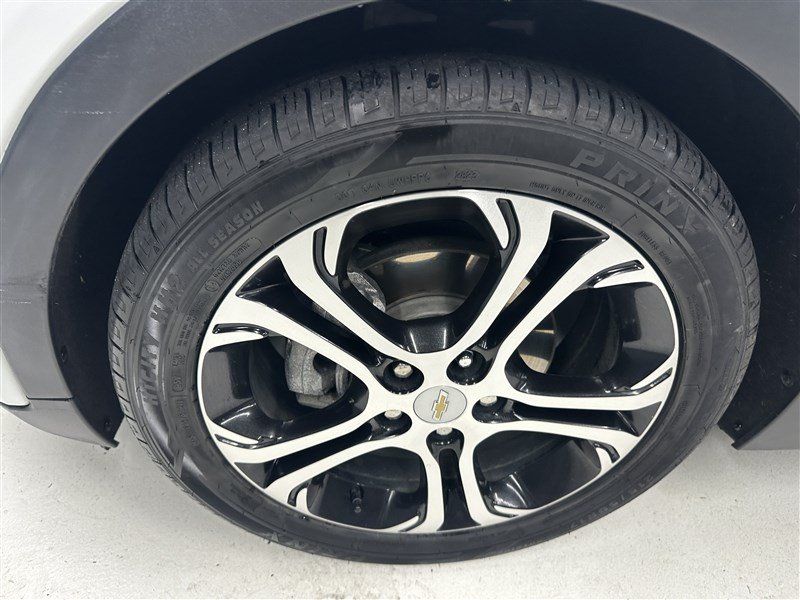 Used 2020 Chevrolet Bolt Premier w/ Infotainment Package FWD image 15