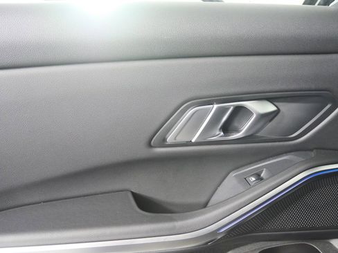 Used 2022 BMW 330i Sedan w/ Premium Package image 13