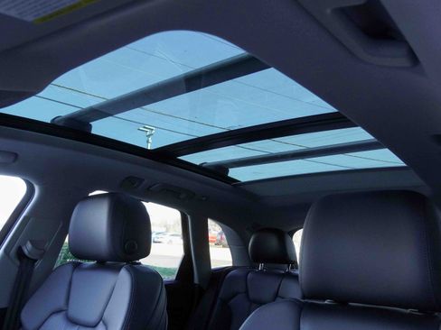 Used 2018 Audi Q5 2.0T Premium Plus w/ Premium Plus Package image 14