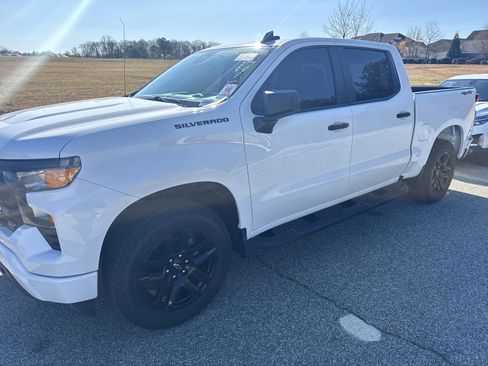 Used 2023 Chevrolet Silverado 1500 Custom image 5