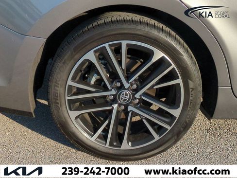 Used 2025 Toyota Camry XLE image 11