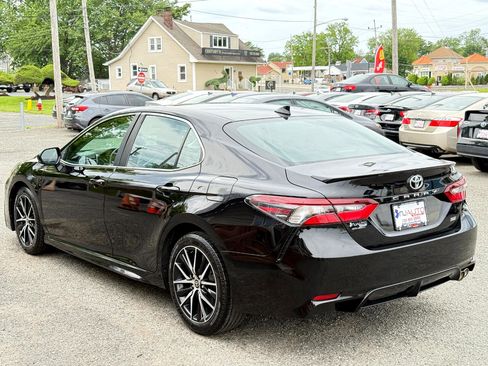 Used 2021 Toyota Camry SE image 6