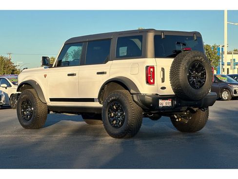 Used 2023 Ford Bronco Badlands image 6