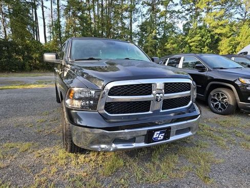 Used 2017 RAM 1500 Classic SLT RWD image 4