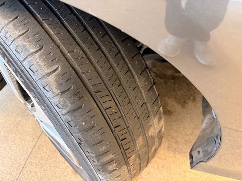 Used 2017 Toyota Prius Prime Premium image 35