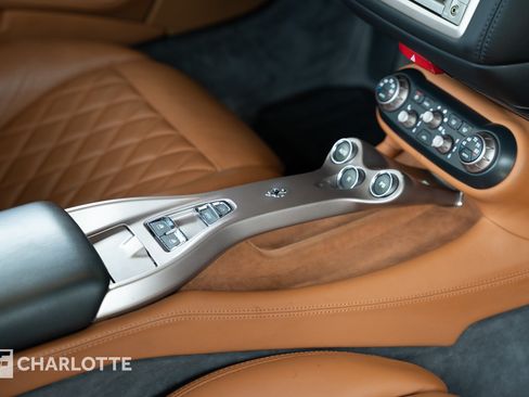 Used 2012 Ferrari California RWD image 37