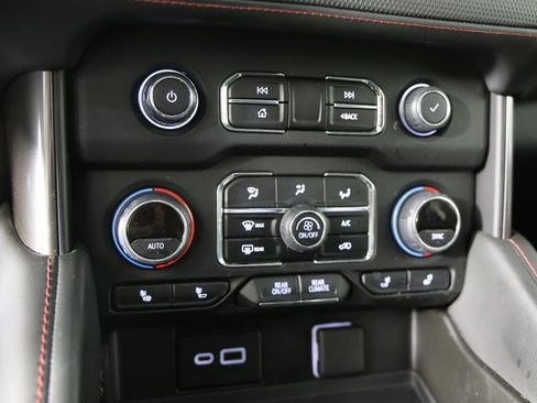 Used 2022 Chevrolet Tahoe Z71 w/ Luxury Package image 15