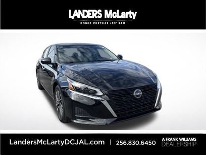 Used 2023 Nissan Altima 2.5 SV w/ SV Premium Package
