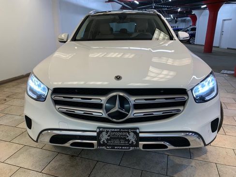 Used 2021 Mercedes-Benz GLC 300 4MATIC image 3