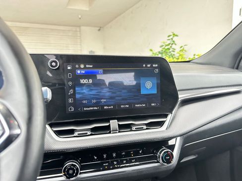 Used 2025 Chevrolet Equinox LT image 21