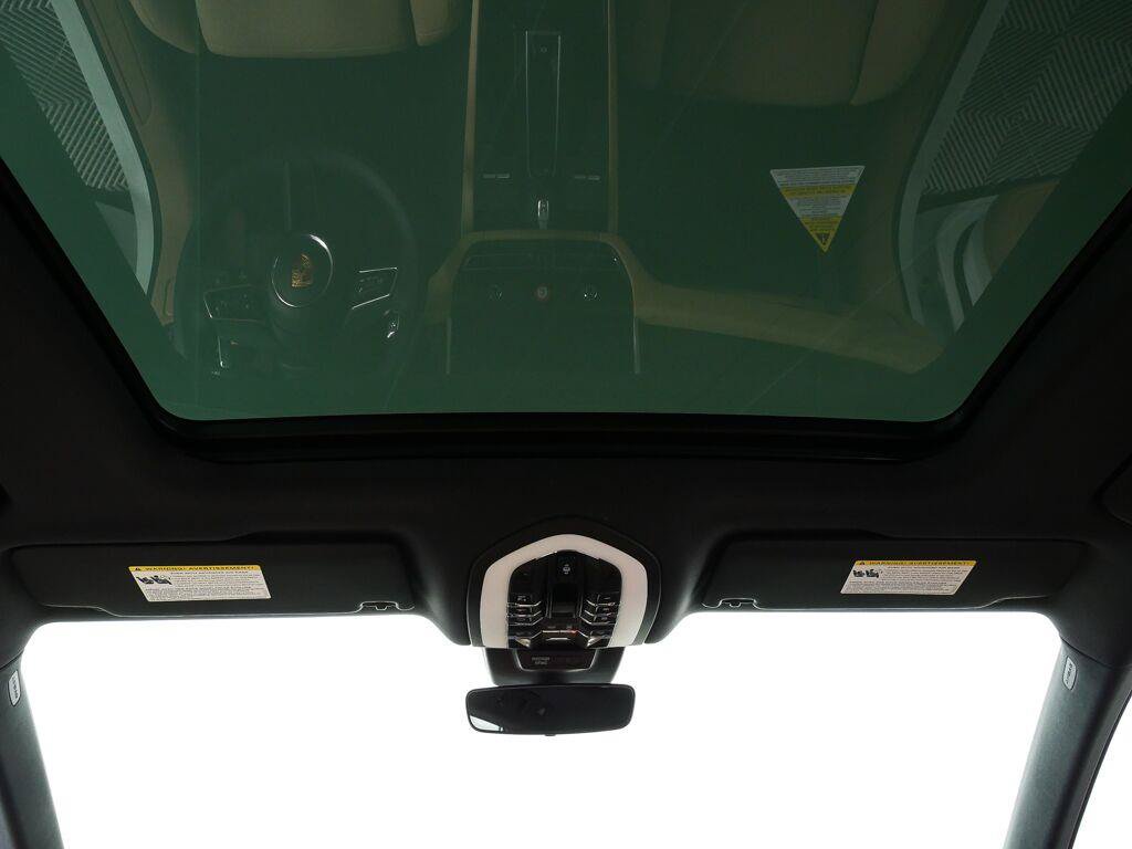 Certified 2026 Porsche Macan AWD/4WD image 20