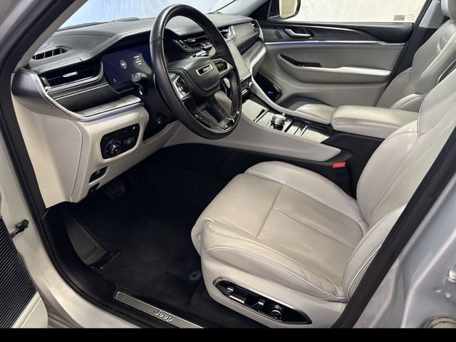 Used 2022 Jeep Grand Cherokee Overland w/ Advanced Protech Group III AWD/4WD image 12