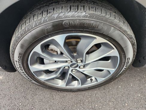 Certified 2022 Lincoln Nautilus Reserve image 9