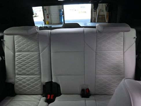 Used 2025 Cadillac Escalade V AWD/4WD image 19