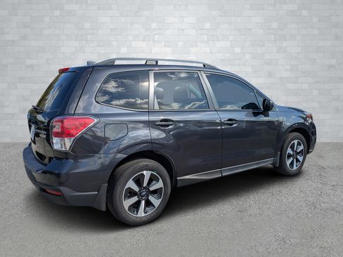 Used 2017 Subaru Forester 2.5i w/ Alloy Wheel Package image 5