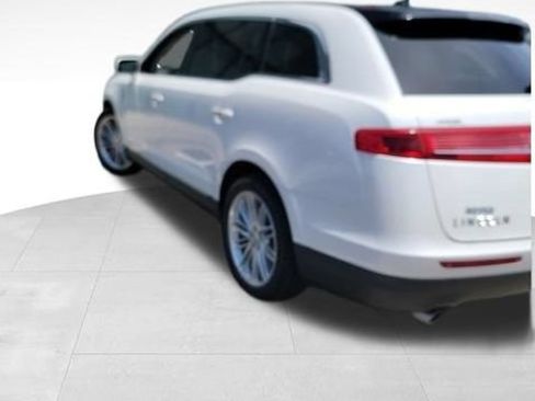 Used 2018 Lincoln MKT AWD w/ Technology Package image 5