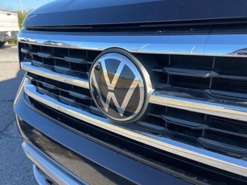 Used 2023 Volkswagen Atlas Cross Sport SE w/ Panoramic Sunroof Package image 11