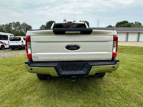 Used 2019 Ford F250 Lariat w/ Lariat Value Package image 6