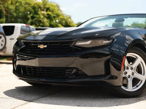 Used 2020 Chevrolet Camaro LT RWD image 2