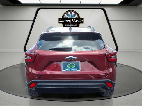 Certified 2024 Chevrolet Trax RS w/ Driver Confidence Package FWD image 5