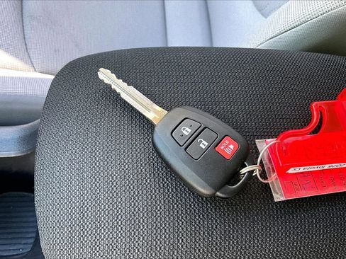 Used 2026 Toyota Corolla Cross L image 34