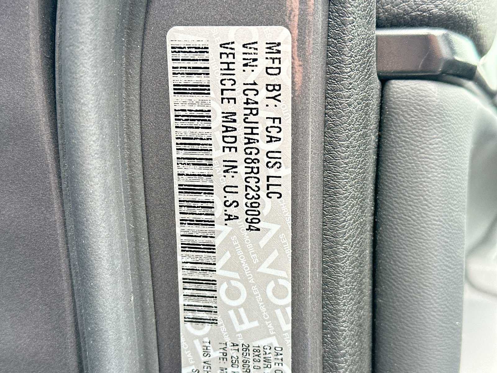 Used 2024 Jeep Grand Cherokee Laredo X w/ Trailer Tow Package AWD/4WD image 22