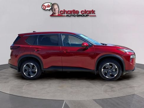 Used 2024 Nissan Rogue SV FWD image 6