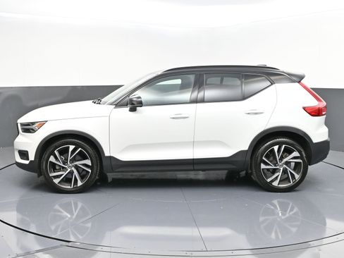Used 2022 Volvo XC40 T5 R-Design image 49