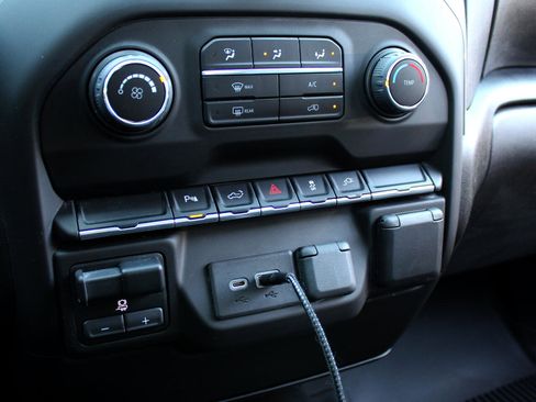 Used 2022 Chevrolet Silverado 2500 W/T w/ WT Safety Package image 27