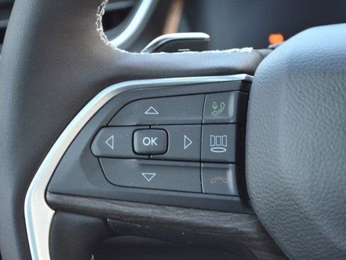 New 2025 Jeep Grand Cherokee Limited image 17