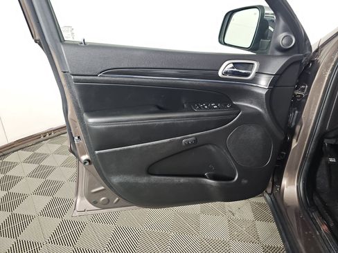 Used 2020 Jeep Grand Cherokee Limited AWD/4WD image 10