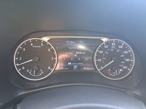 Used 2022 Nissan Sentra SV FWD image 19