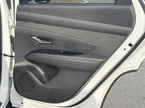 Certified 2025 Hyundai Tucson Limited image 16