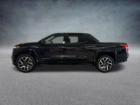 New 2024 Chevrolet Silverado EV RST image 10