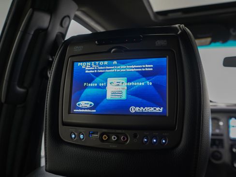 Used 2017 Ford Expedition XLT w/ Equipment Group 202A image 21