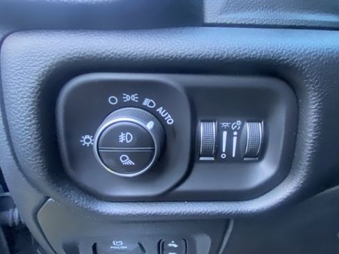 Used 2020 RAM 1500 Laramie image 14