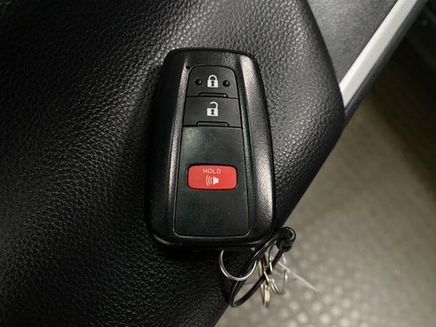 Used 2025 Toyota RAV4 XLE AWD/4WD image 29