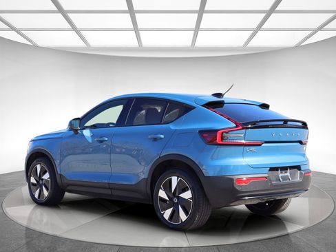 Used 2024 Volvo C40 Recharge Core image 6